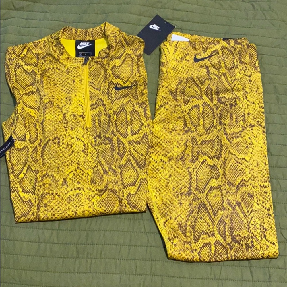 NIKE SNAKE PRINT LEGGINGS AND BODYSUIT